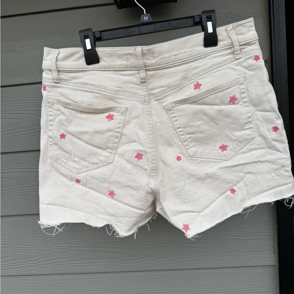 LOFT Cream Jean Shorts with Pink Star Details Size 8 - Picture 3 of 6